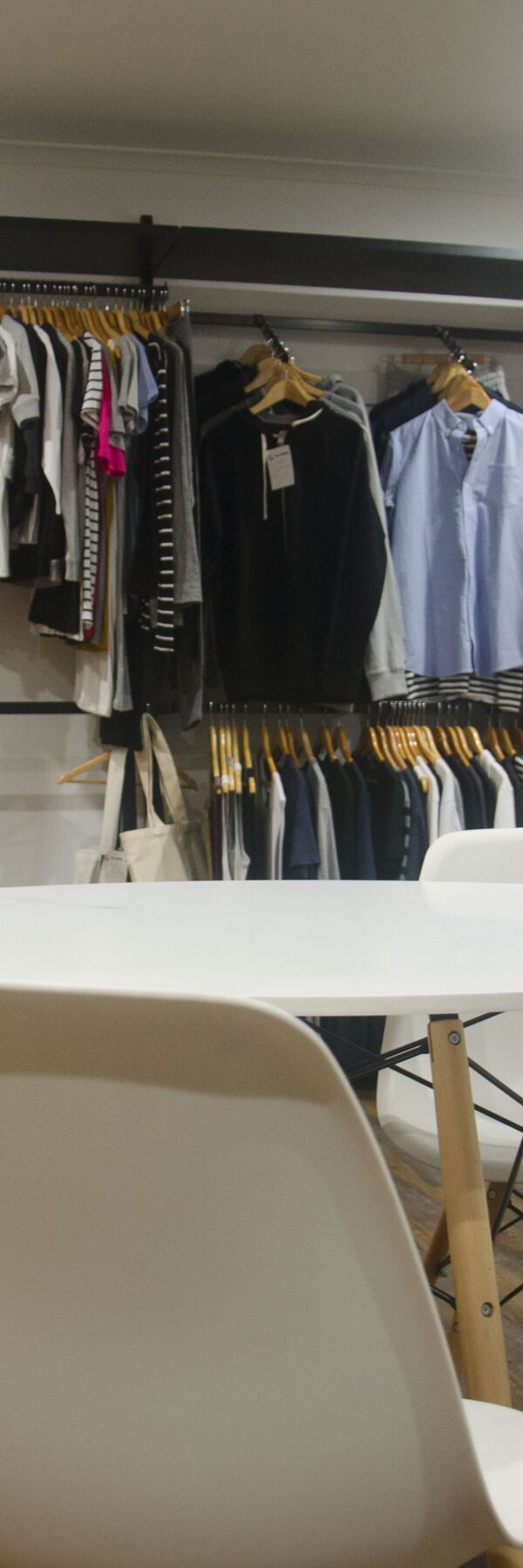 clothes_racks_table.jpg Thumbnail