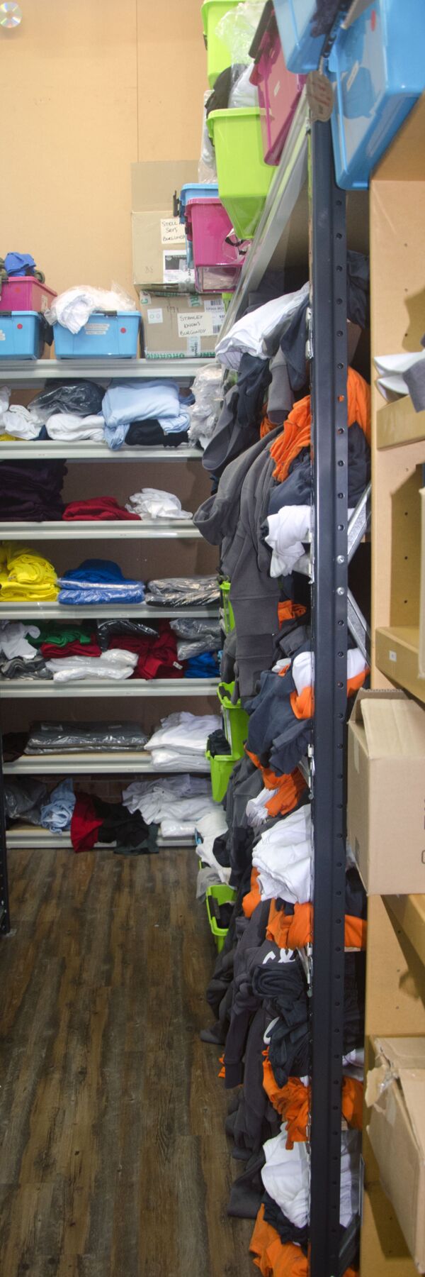 clothes_shelves.jpg Thumbnail